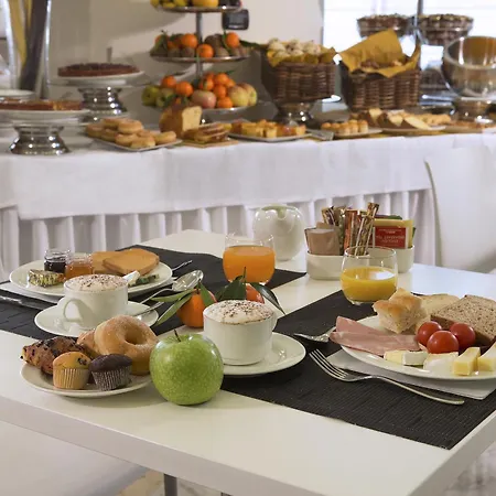 מלון Four Points Flex By Sheraton Airport 4*