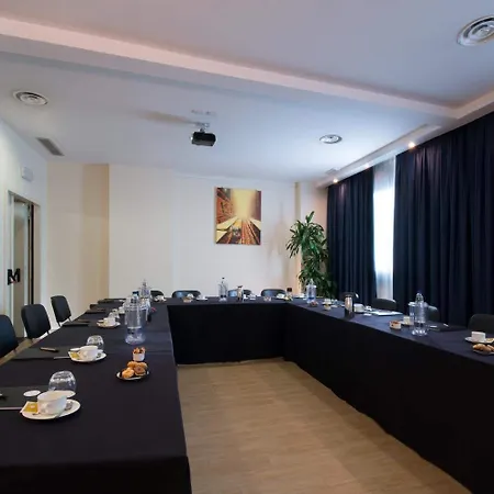 Four Points Flex By Sheraton Airport ホテル