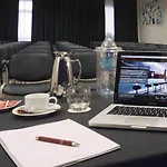 Four Points Flex By Sheraton Bologna Airport Отель Болонья